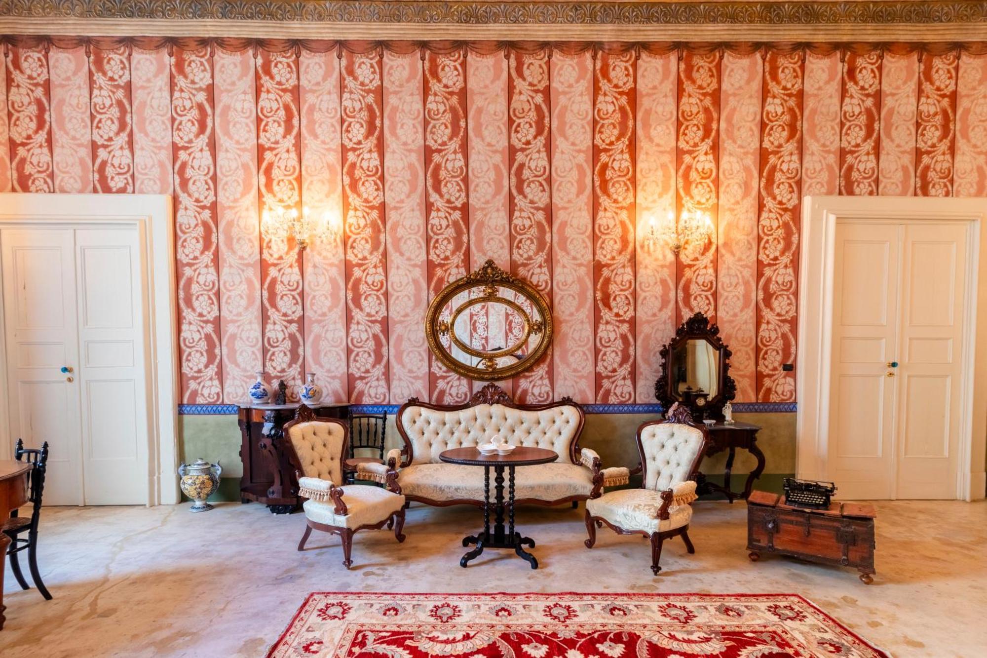 Palazzo Insula Bed & Breakfast Галиполи Екстериор снимка