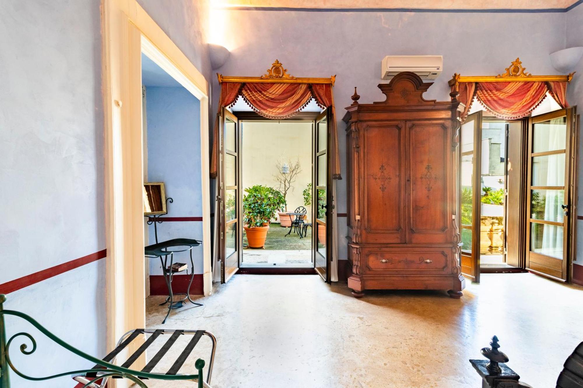 Palazzo Insula Bed & Breakfast Галиполи Екстериор снимка