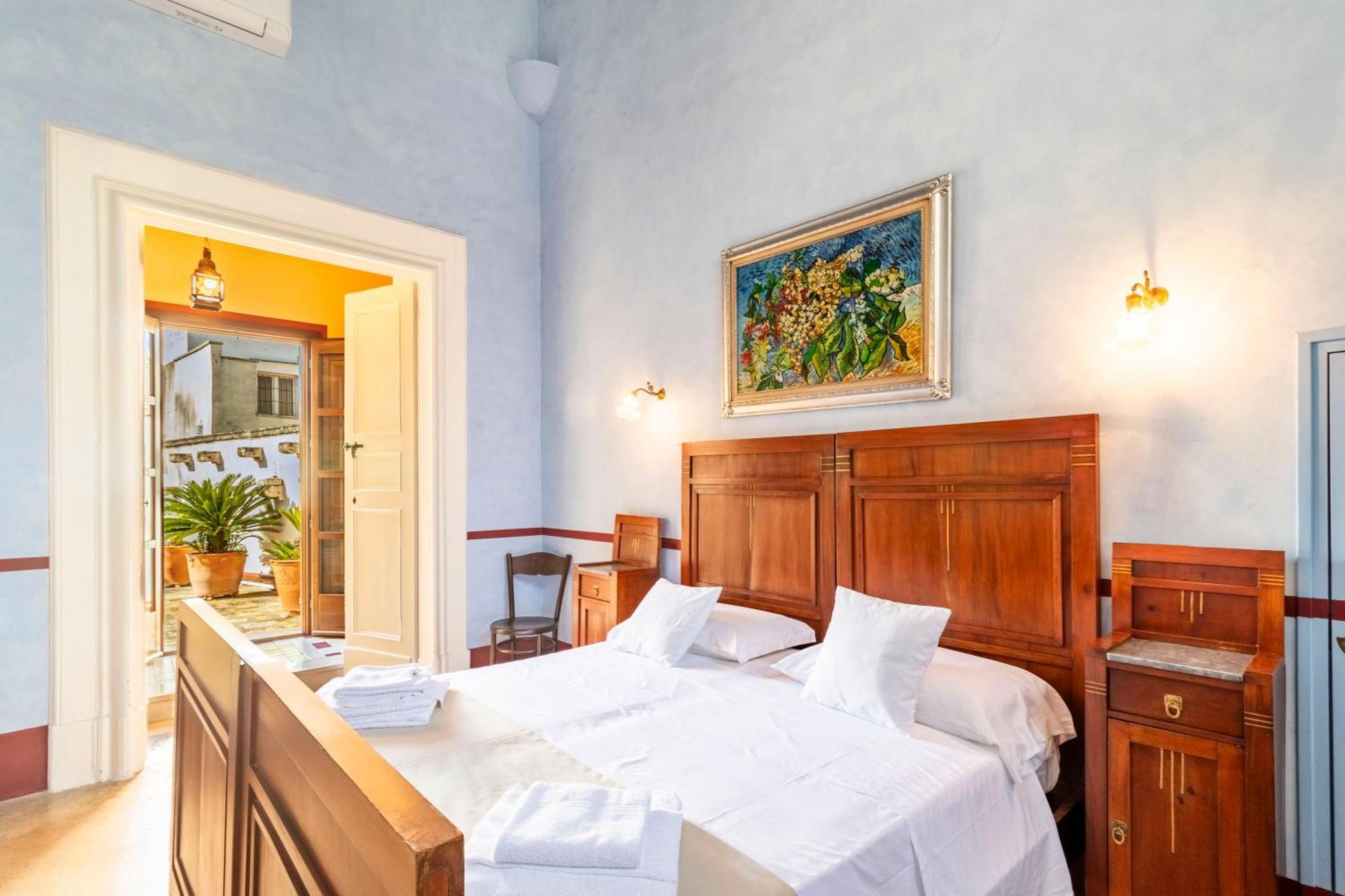 Palazzo Insula Bed & Breakfast Галиполи Екстериор снимка