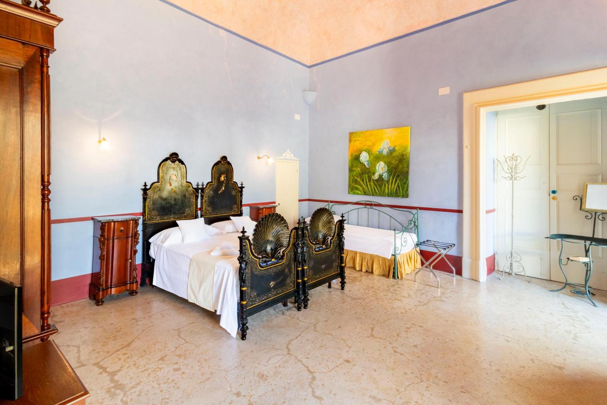 Palazzo Insula Bed & Breakfast Галиполи Екстериор снимка