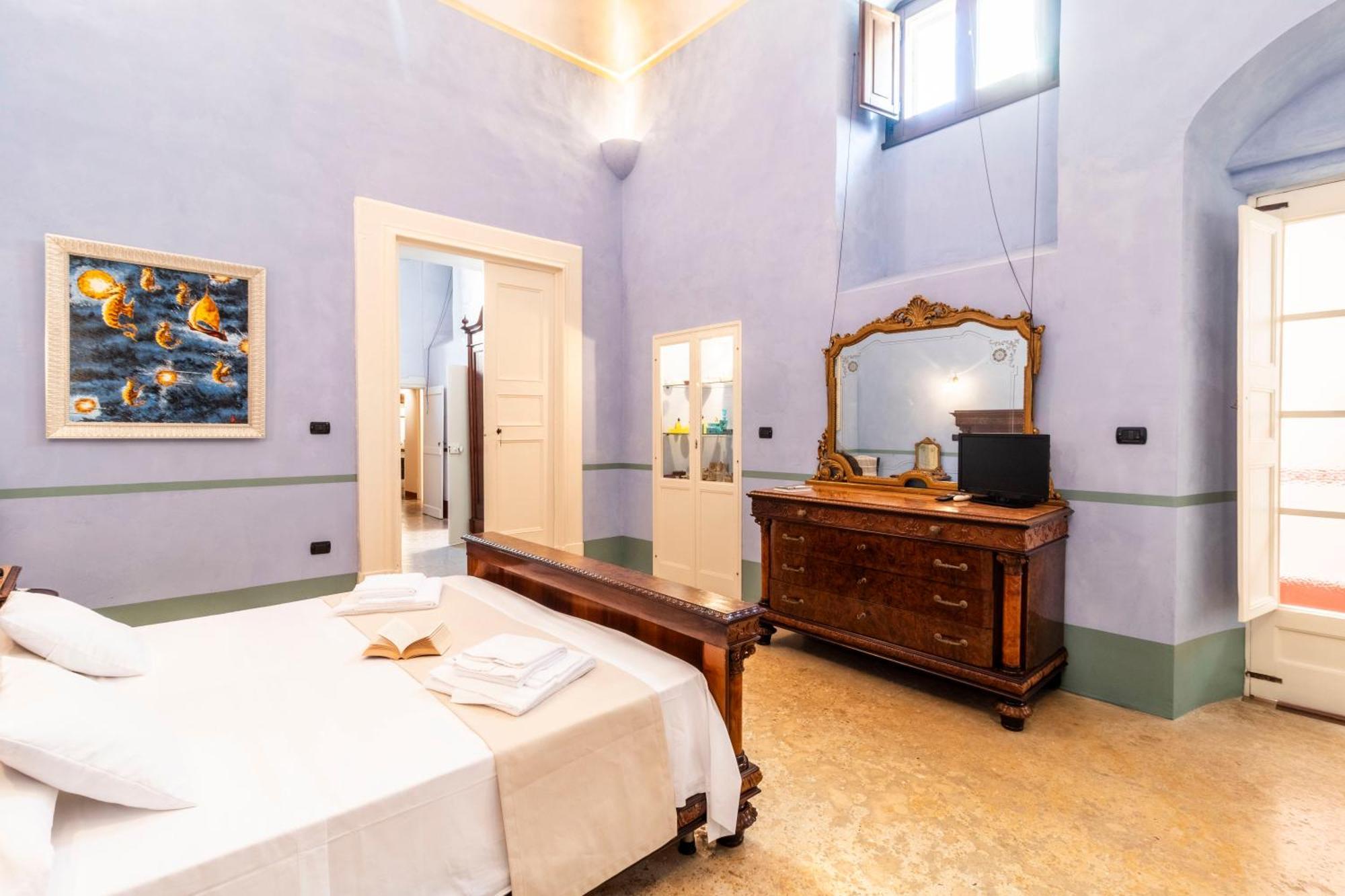 Palazzo Insula Bed & Breakfast Галиполи Екстериор снимка