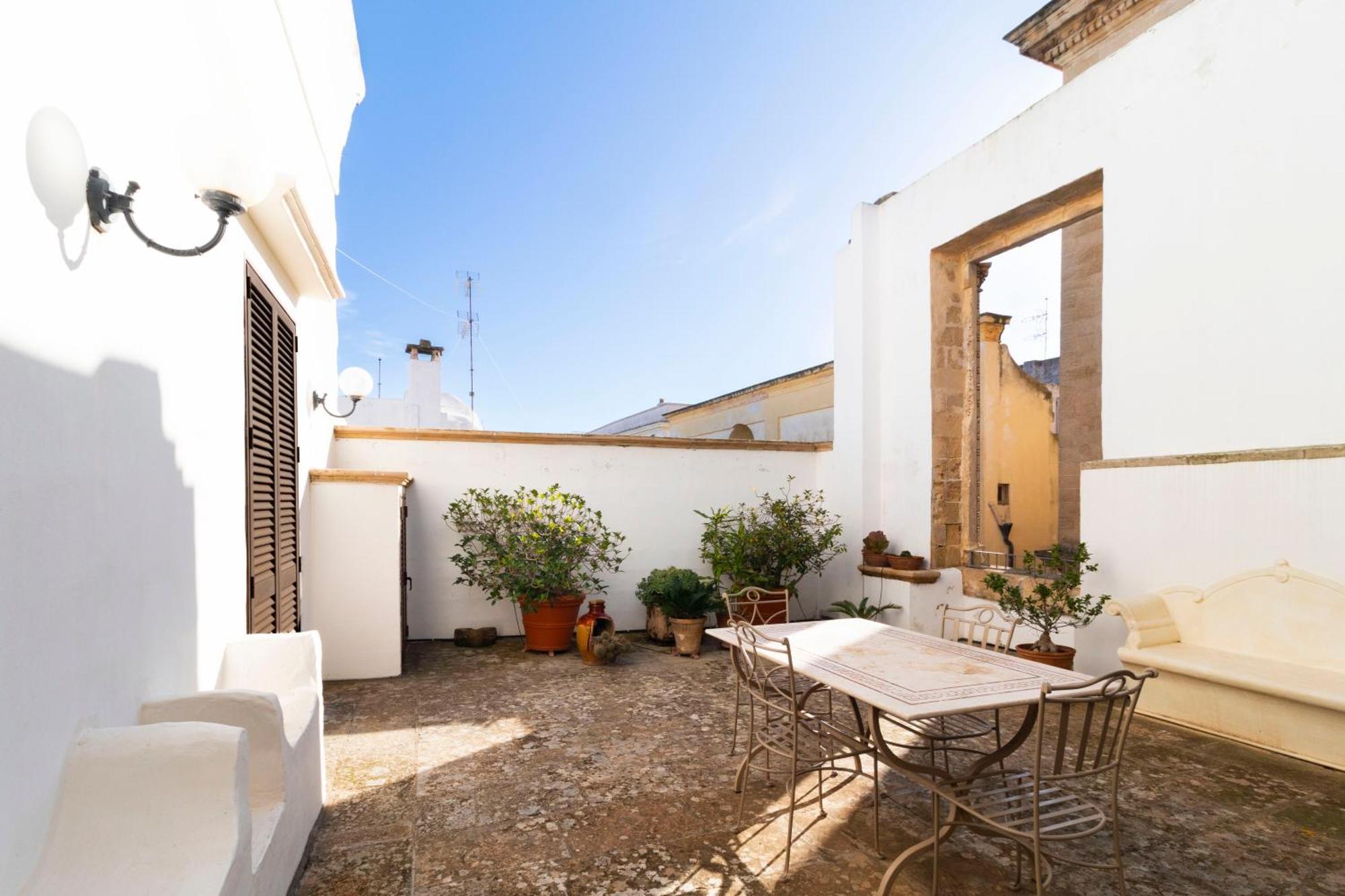 Palazzo Insula Bed & Breakfast Галиполи Екстериор снимка
